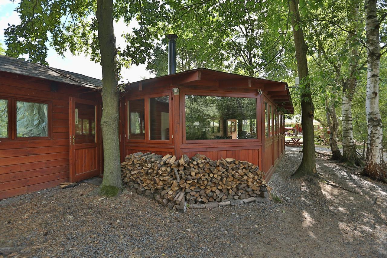 Hotel Rybolov pro děti a dospělé à Lázně Bohdaneč Extérieur photo